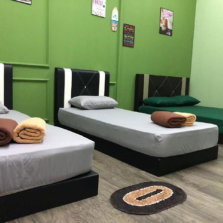 Hostel Ny Tropical Backpackers Desaru Zewnętrze zdjęcie