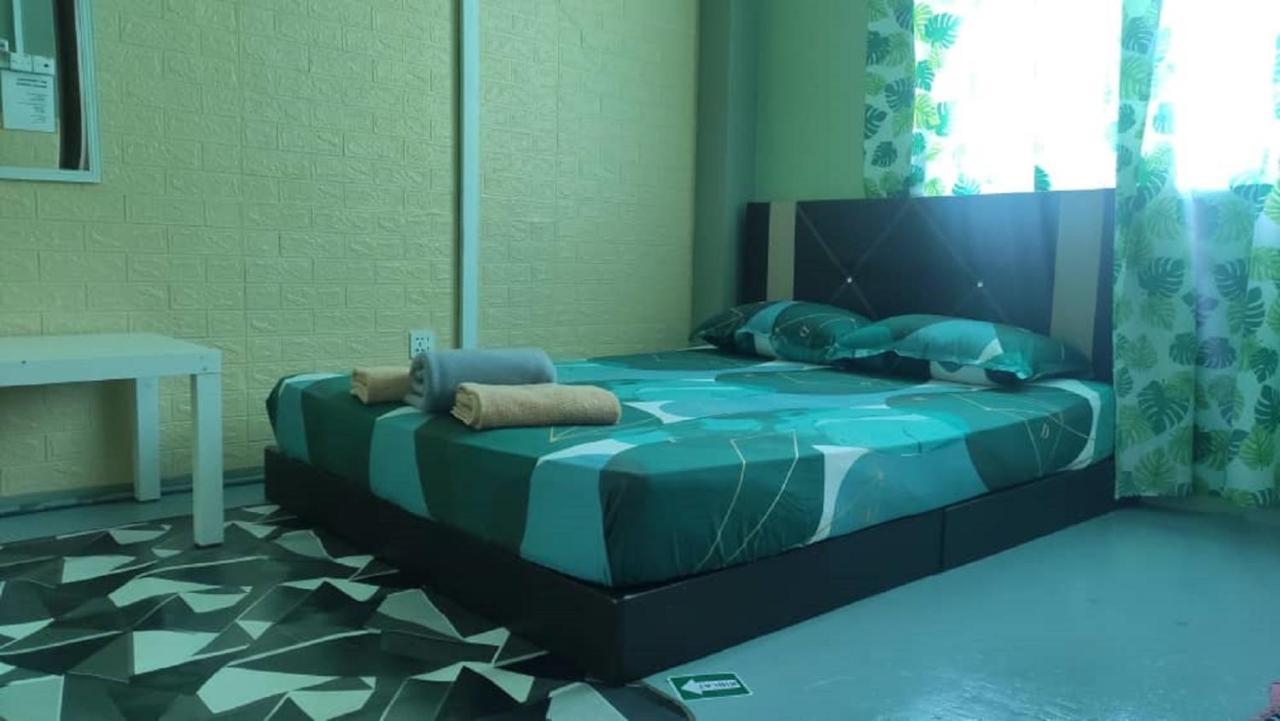Hostel Ny Tropical Backpackers Desaru Zewnętrze zdjęcie